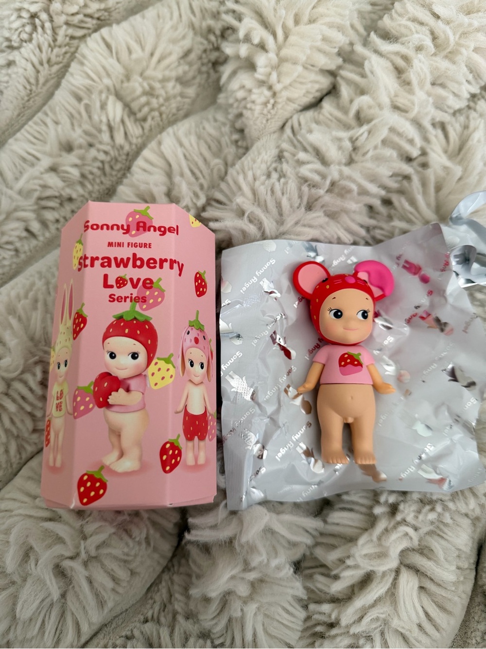 NEW Sonny Angel Strawberry Love Series - Mouse